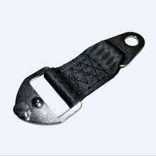 Load image into Gallery viewer, Q’Straint Shoulder Belt Male Pin Adapter | Q8-3030-A Q&#39;Straint