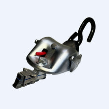 Load image into Gallery viewer, Q'Straint 4 QRT - 360 L-Track Fittings HR131 Retractable Lap &amp; Shoulder Belt  Retractable L  | Q - 10014